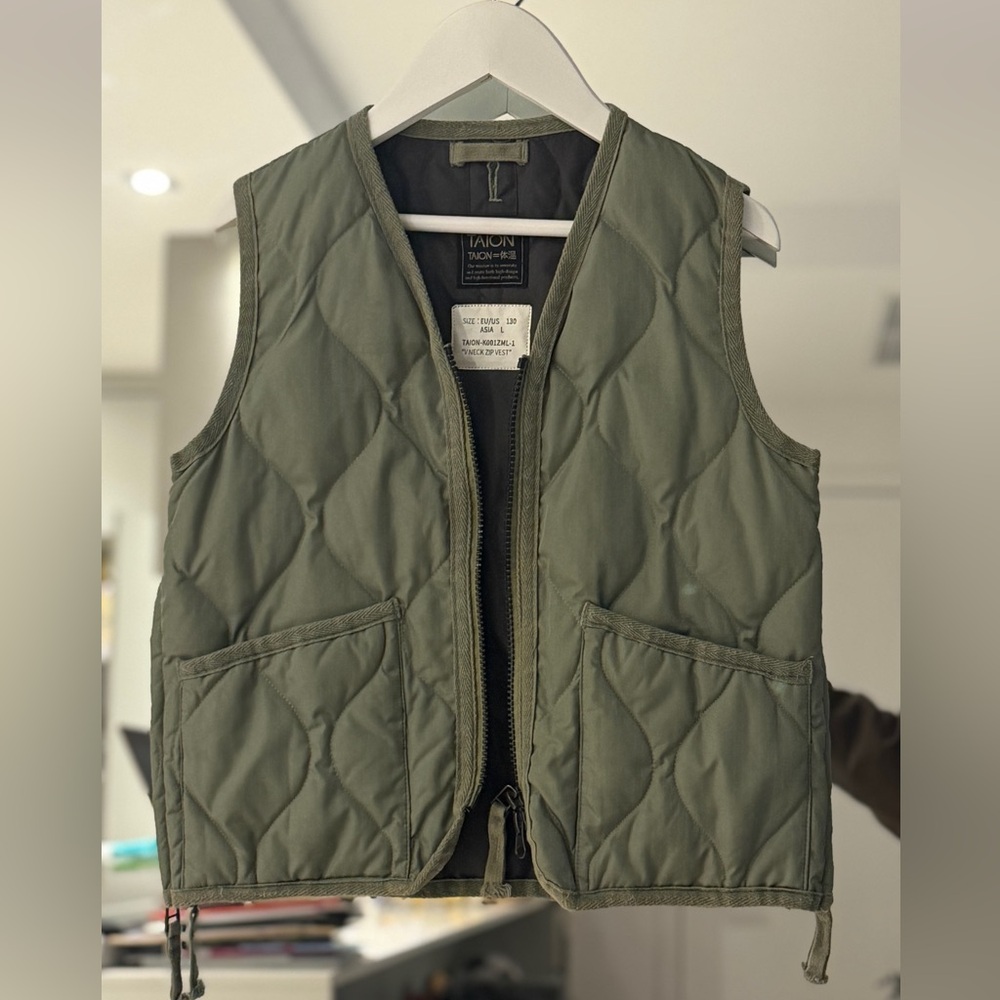 TAION
Kids Green Zip Down Vest